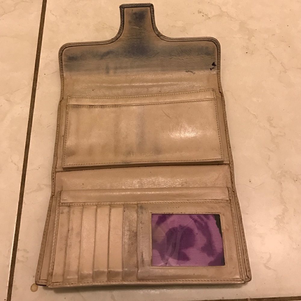 Kate Spade wallet   - Picture 2 of 4